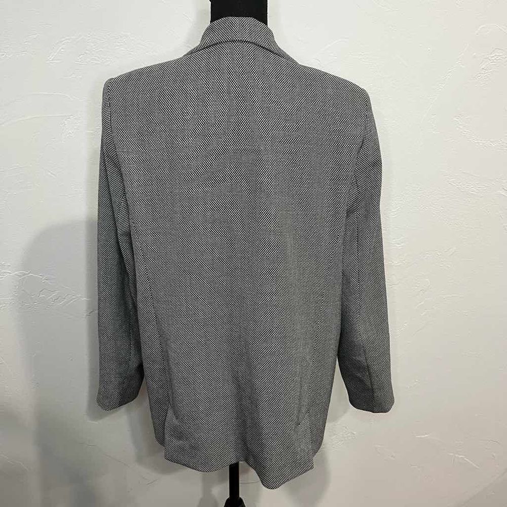 Pendletonwomen's Gray 100% Wool Suit - image 3